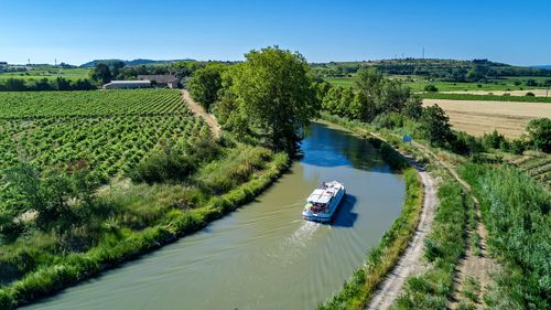 Il Canal du Midi sull'acqua