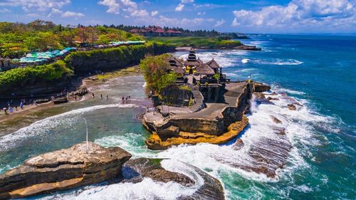 Visita al tempio di Tanah Lot