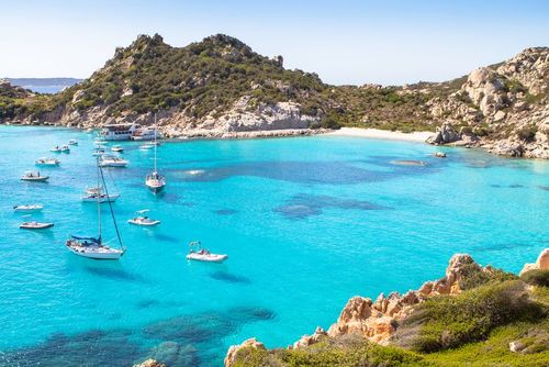 Echappez aux plages bondées et découvrez ce petit coin de paradis aux eaux cristallines de la Sardaigne