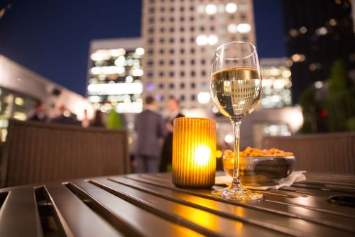3 inexpensive rooftops for an evening out overlooking Barcelona (with cocktails, music and activities on the programme)