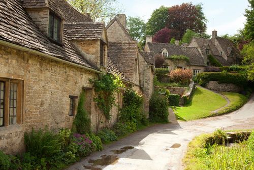 Connaissez-vous ce petit village anglais ? Certains le considère comme le beau du pays !