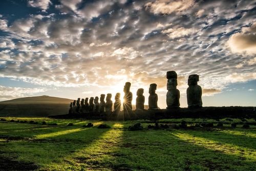 Chili : connaissez-vous le mystère de l’île de Pâques et ses statues géantes ?